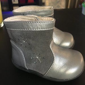 Smaller by See Kai Run Size 4